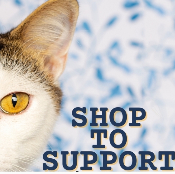 BRAND NEW ** Adorable Heart-Shaped Gingham Pillow - Picture 4 of 4